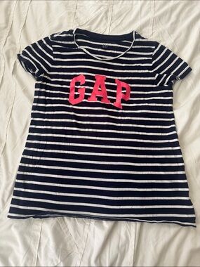 GAP Navy & White Striped Tee with Bright Pink Logo size L as favorite crew tee